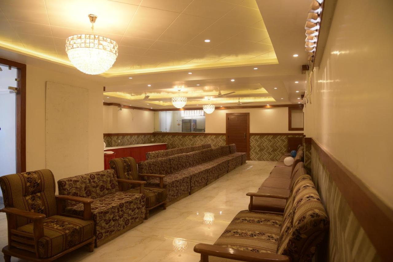 Hotel Le Cypress 巴雷利 外观 照片